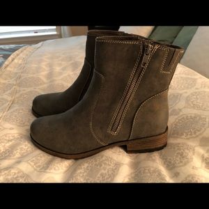 Gray ankle boots Size 7
